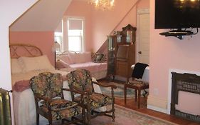 Wakamow Heights Bed And Breakfast